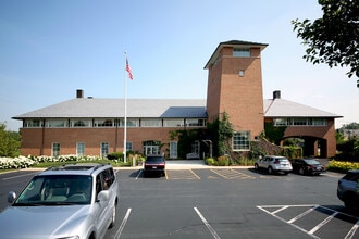 920 S Waukegan Rd, Lake Forest, IL for lease Building Photo- Image 1 of 6