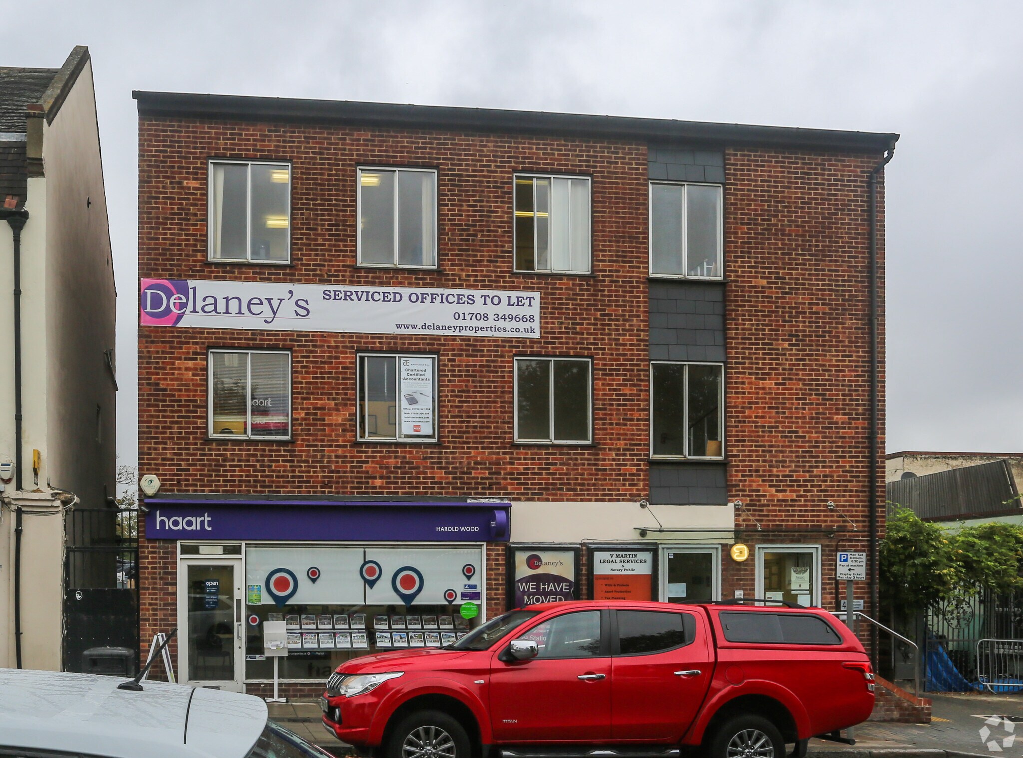 49 Station Rd, Romford for lease Primary Photo- Image 1 of 30