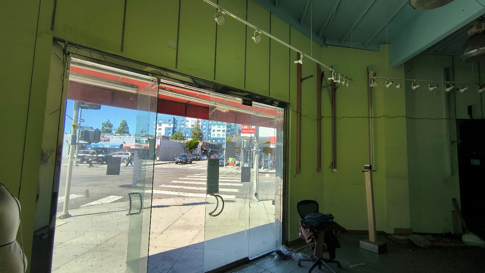 12th and Los Angeles Street Corner portfolio of 2 properties for sale on LoopNet.com - Building Photo - Image 2 of 5