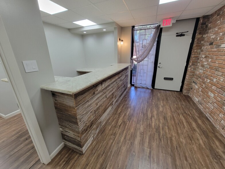 4910 Willowbend Blvd, Houston, TX for lease - Interior Photo - Image 3 of 24