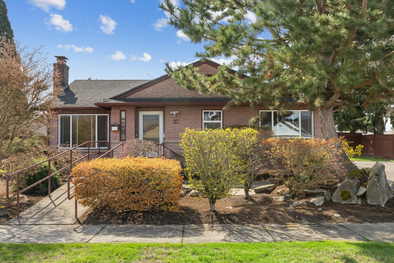 128 14th St SE, Auburn, WA 98002