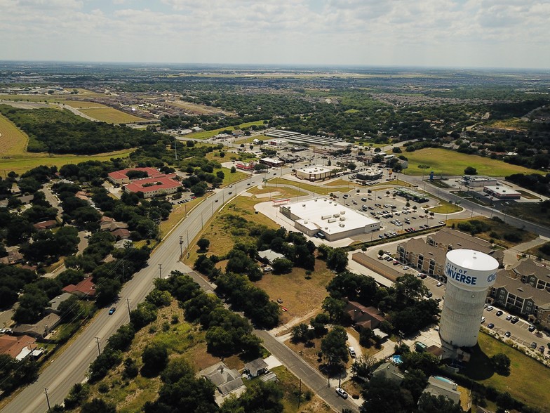 10757 Toepperwein Rd, Converse, TX for sale - Aerial - Image 3 of 8