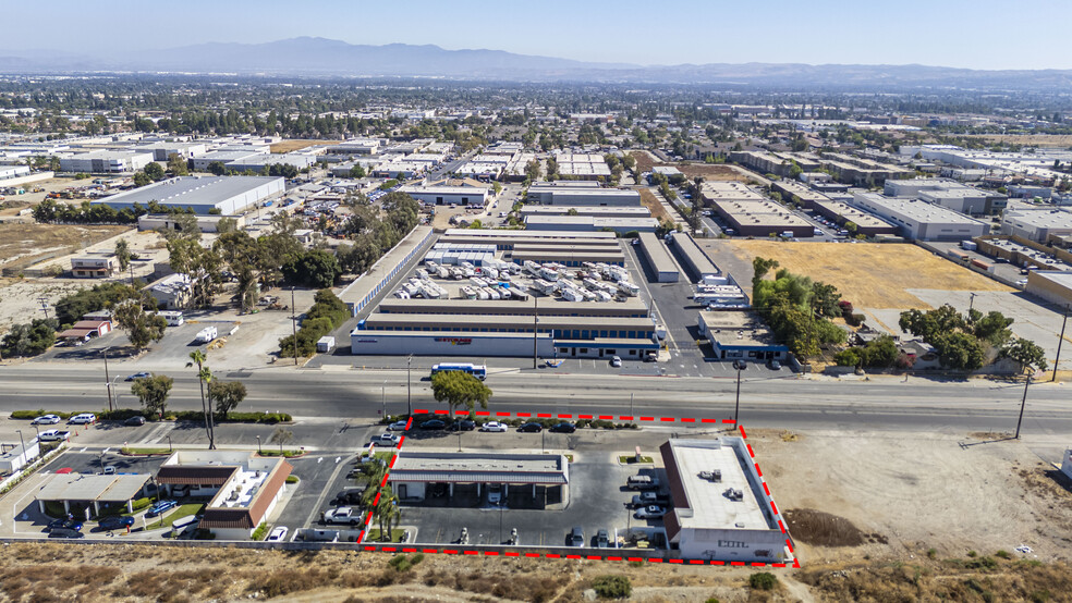 1869 W Foothill Blvd, Upland, CA for lease - Building Photo - Image 2 of 6