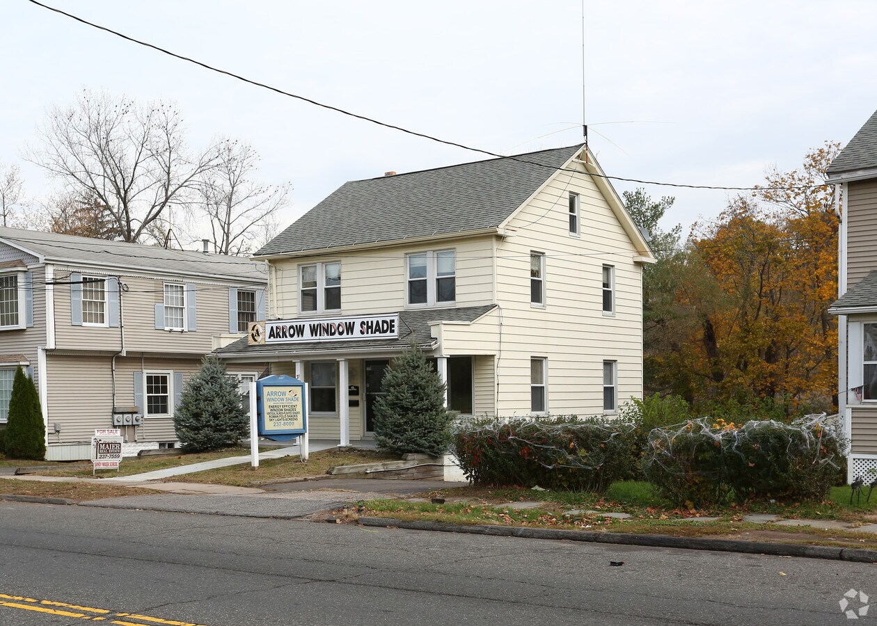 31 Broad St, Meriden, CT 06450