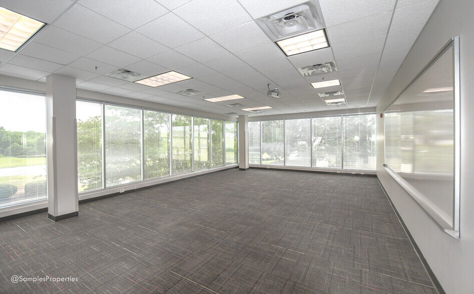4955 Corporate Dr NW, Huntsville, AL for lease - Interior Photo - Image 2 of 8