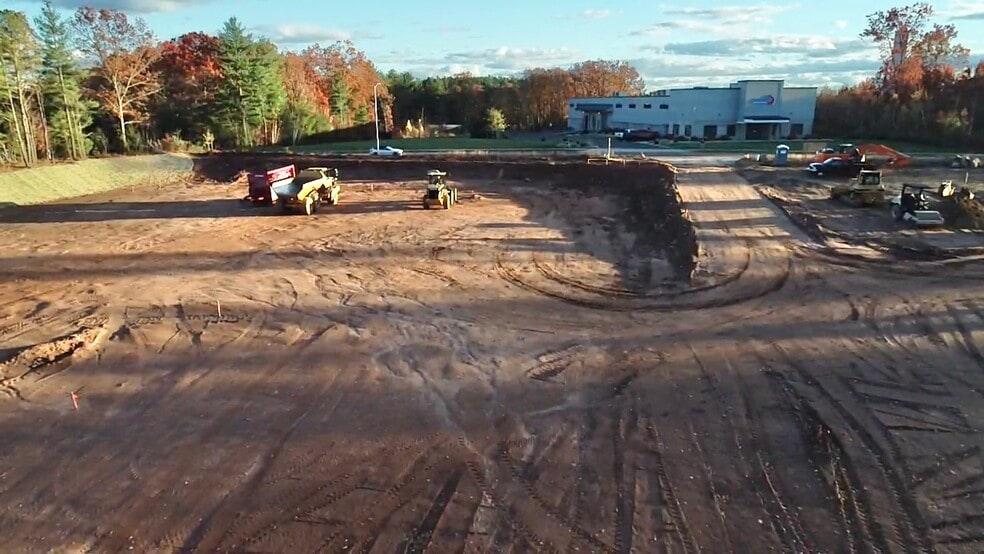 135 Business Drive park, Bristol, CT for lease - Building Photo - Image 3 of 4