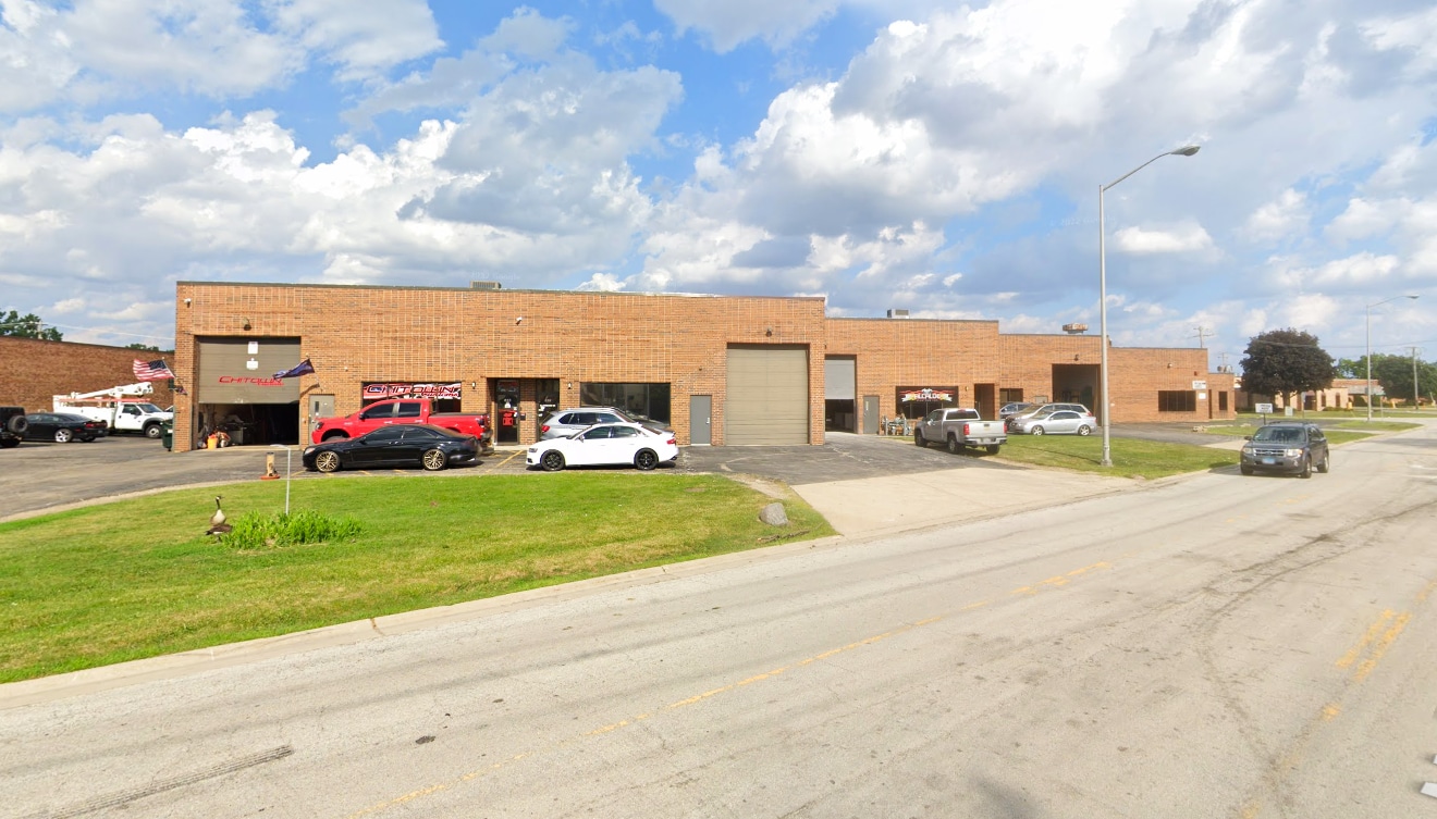 801-823 N Central Ave, Wood Dale, IL for lease Building Photo- Image 1 of 8