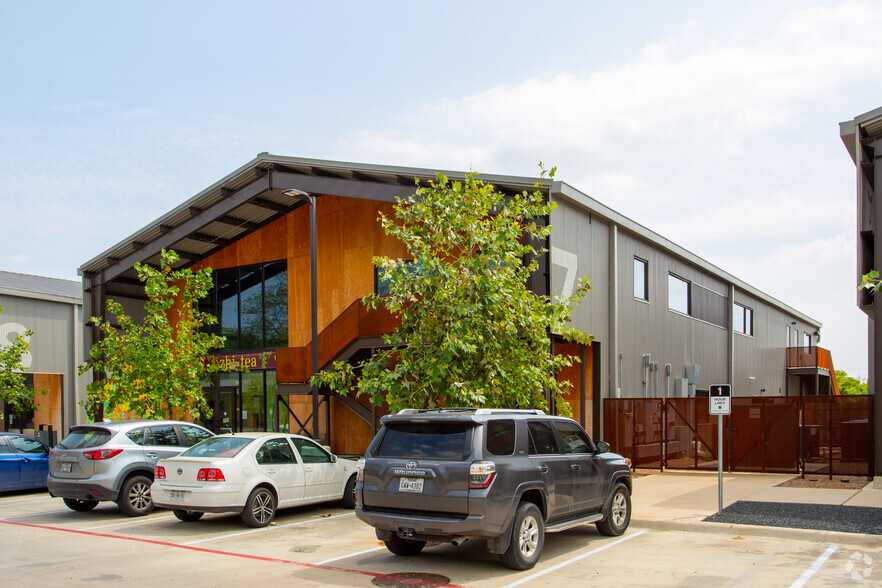 1023 Springdale Rd, Austin, TX for lease - Building Photo - Image 1 of 6