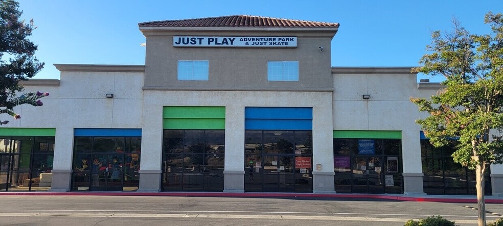 East Avenue Plaza portfolio of 3 properties for sale on LoopNet.com - Building Photo - Image 2 of 17