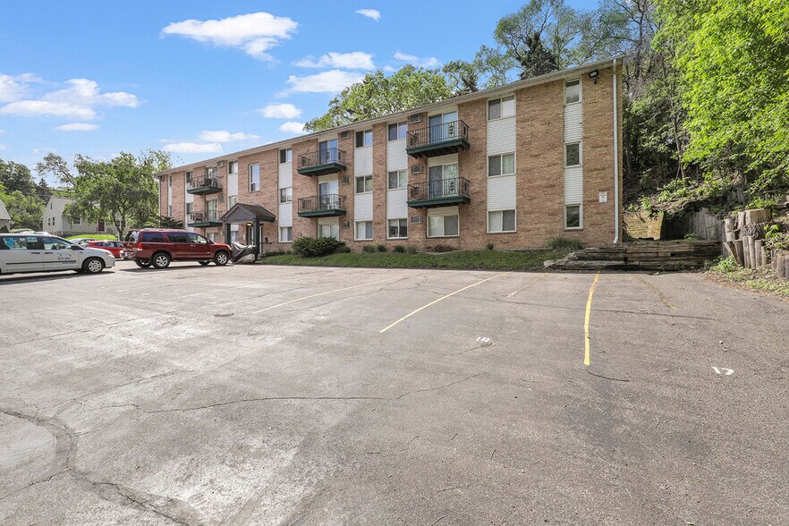 4200 3rd St NE, Columbia Heights, MN for sale - Building Photo - Image 1 of 1