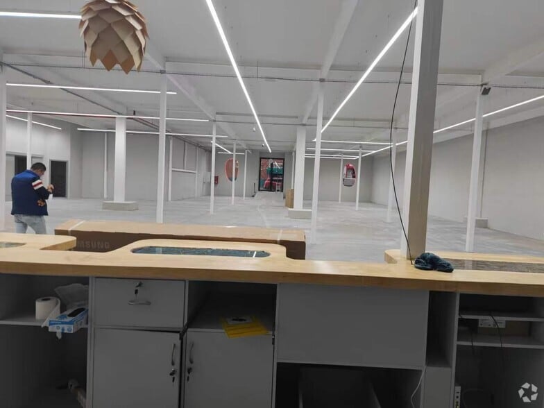 in Fuenlabrada, Madrid for sale - Building Photo - Image 1 of 1