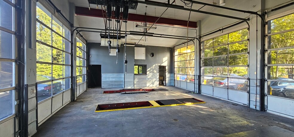 2841 Virginia Beach Blvd, Virginia Beach, VA for sale - Building Photo - Image 2 of 5