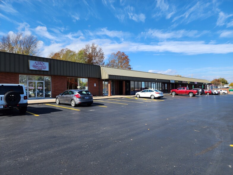 521 S Glenstone Ave, Springfield, MO for lease - Building Photo - Image 1 of 19