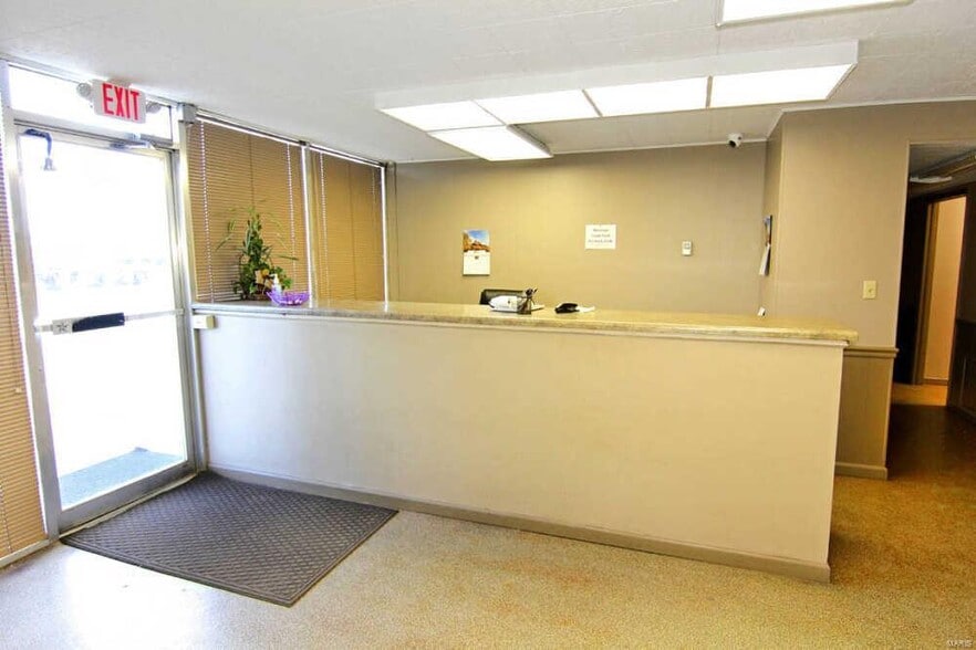 39 N Broadview St, Cape Girardeau, MO for lease - Interior Photo - Image 2 of 12