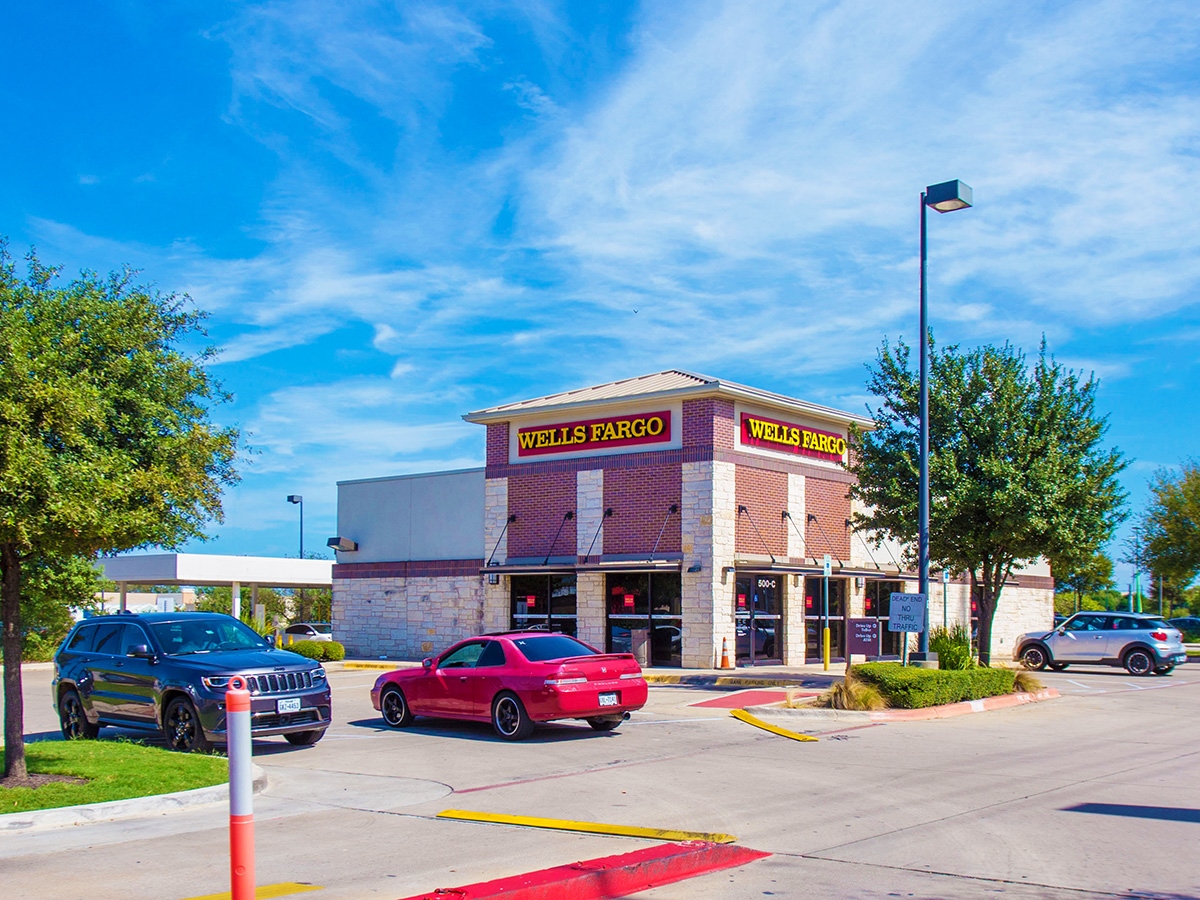 500 E Ben White Blvd, Austin, TX for lease Primary Photo- Image 1 of 9