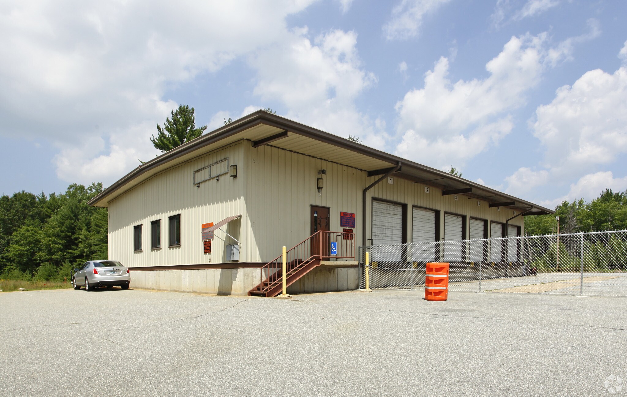 48 Locke Rd, Concord, NH for sale Primary Photo- Image 1 of 1
