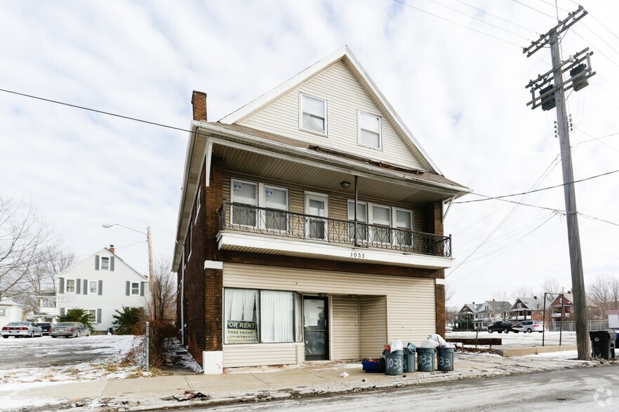 1033 Ivanhoe Rd, Cleveland, OH 44110