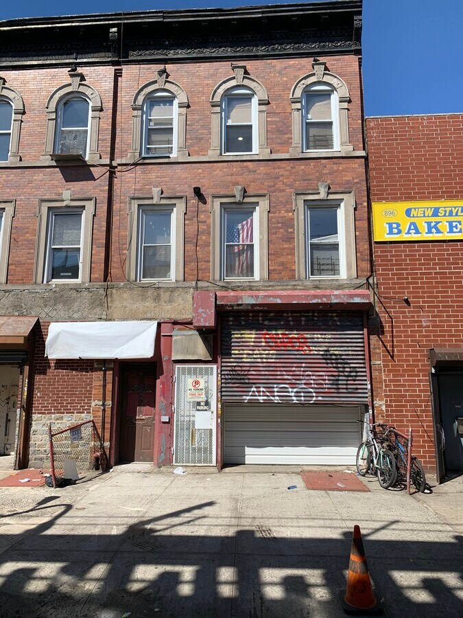 898 McDonald Ave, Brooklyn, NY 11218 898902 McDonald Ave