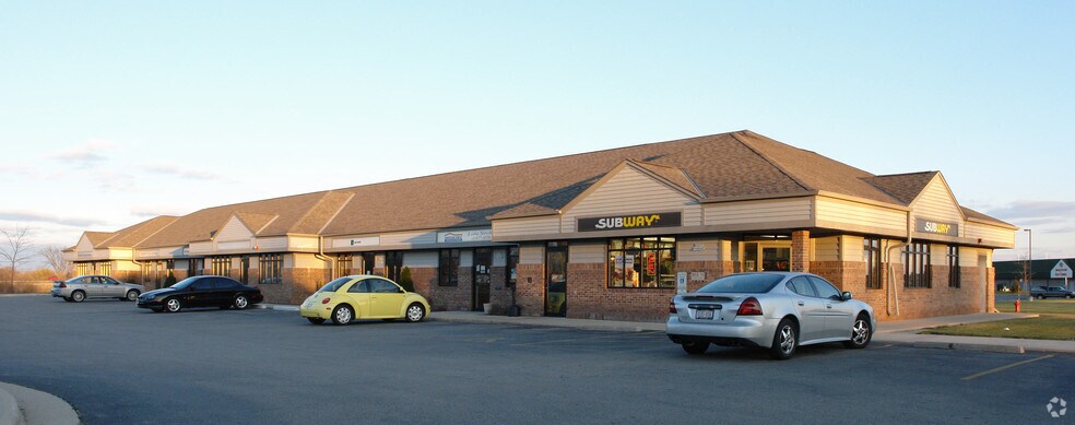 W227N16847-W227N16857 Tillie Lake Ct, Jackson, WI for sale - Primary Photo - Image 1 of 1