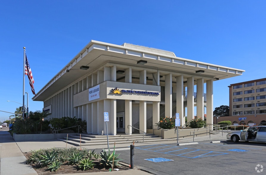 1651 Rosecrans St, San Diego, CA for lease - Building Photo - Image 1 of 4