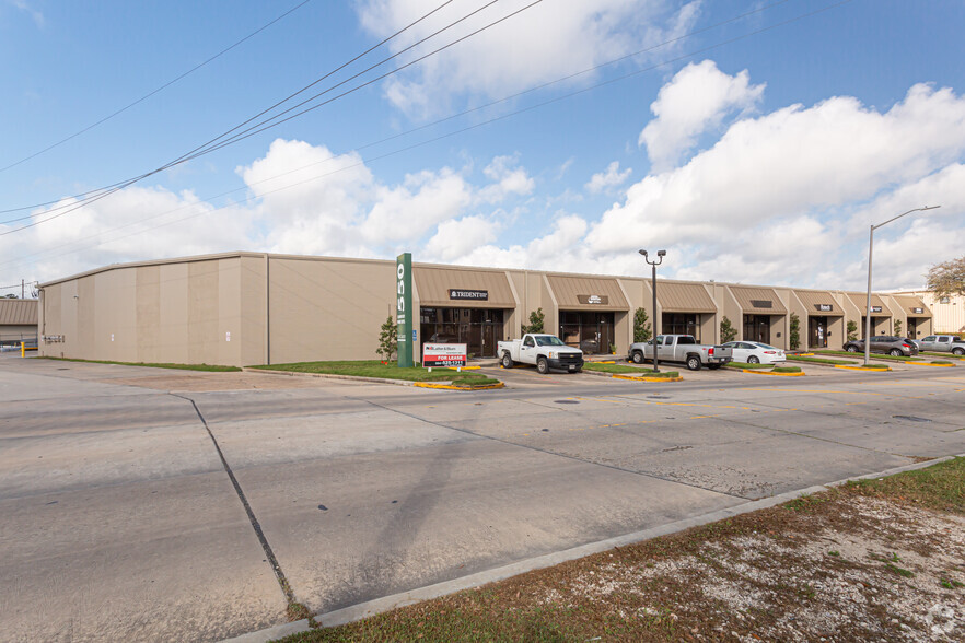 550 Elmwood Park Blvd, New Orleans, LA for sale - Primary Photo - Image 1 of 1