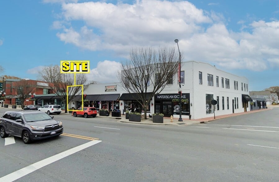 103-109 Dover Street, Pineville, NC for lease - Building Photo - Image 1 of 4