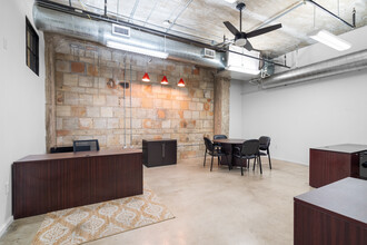 201 S Calhoun St, Fort Worth, TX for lease Interior Photo- Image 1 of 6