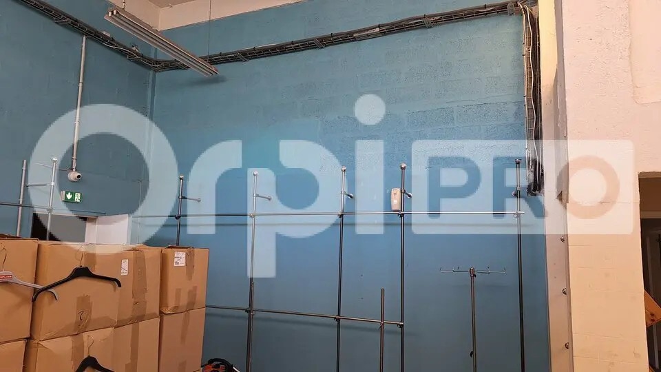 Retail in Saint-Nazaire for lease - Interior Photo - Image 2 of 4