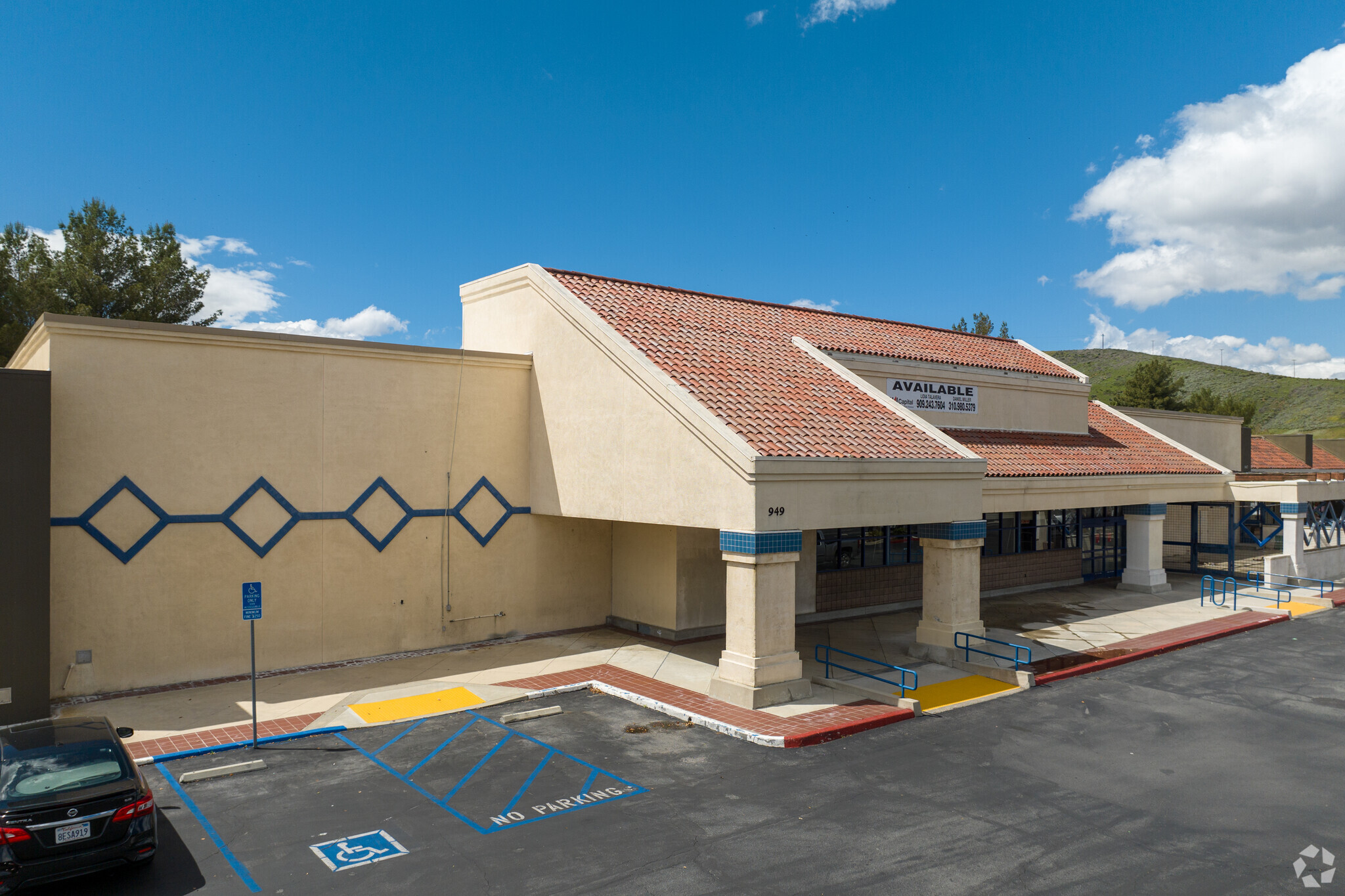 905-977 W Kendall Dr, San Bernardino, CA for lease Building Photo- Image 1 of 7