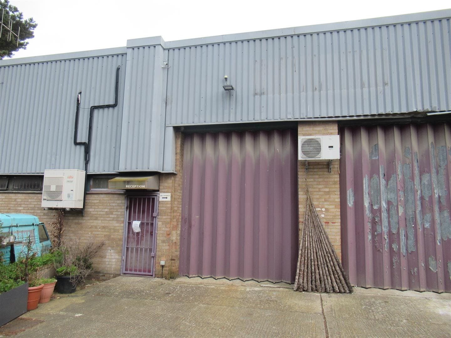 59 Weir Rd, London for lease Primary Photo- Image 1 of 3