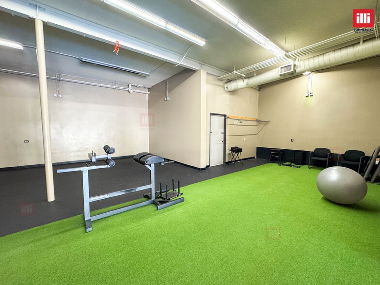 21144-21146 Ventura Blvd, Woodland Hills, CA for lease - Building Photo - Image 2 of 8