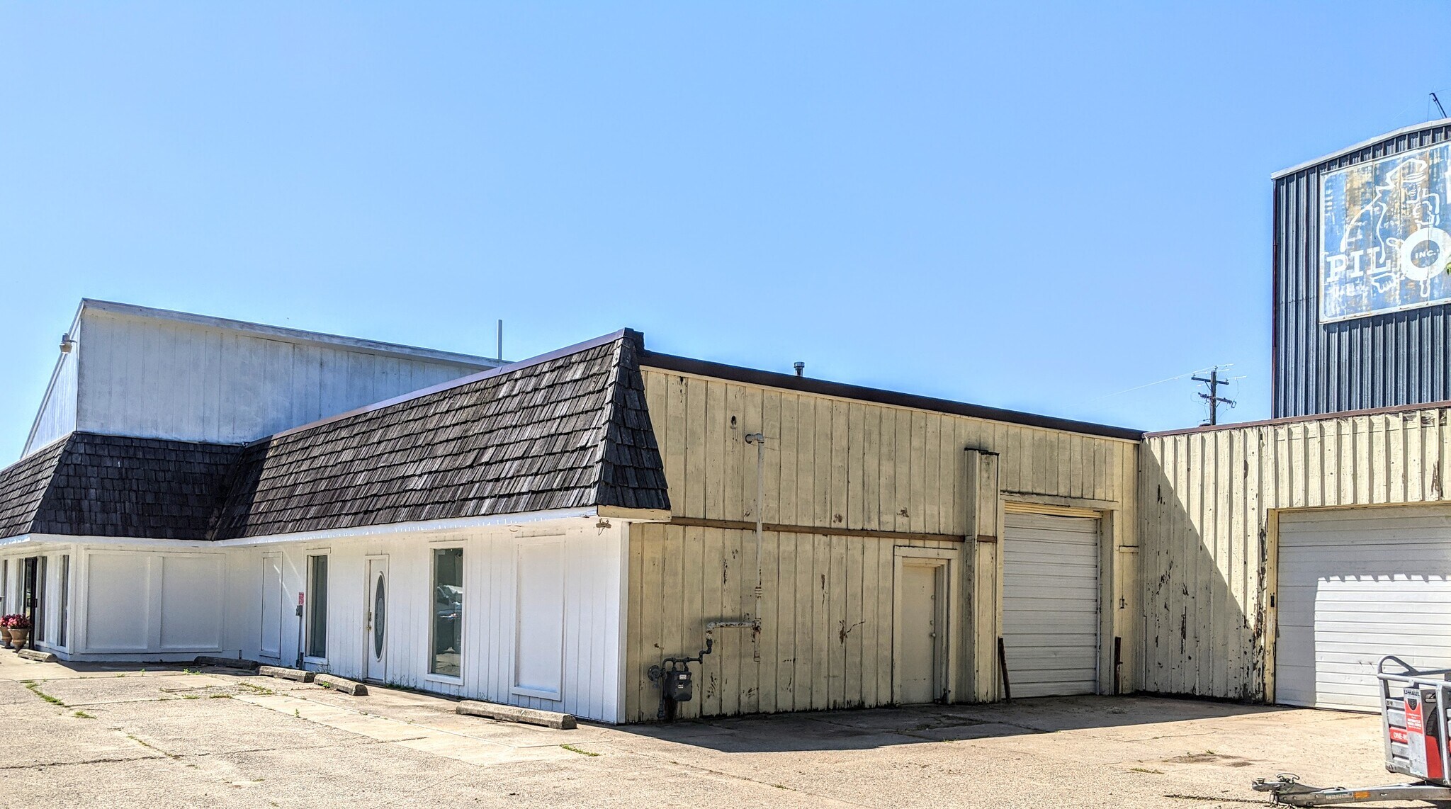 76 10th St, Plainwell, MI for sale Primary Photo- Image 1 of 1