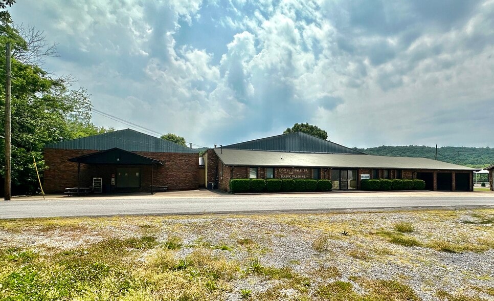 131 S Varnell Rd, Tunnel Hill, GA for sale - Building Photo - Image 3 of 44