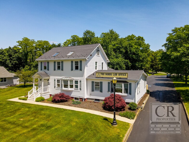 8 Barrister's Row, Wappingers Falls, NY for sale - Building Photo - Image 1 of 1