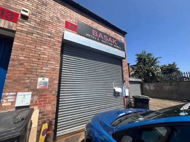 14 Stonebridge Rd, London for sale - Primary Photo - Image 1 of 1