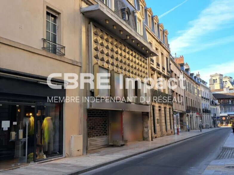 Retail in Dijon for lease - Building Photo - Image 1 of 3