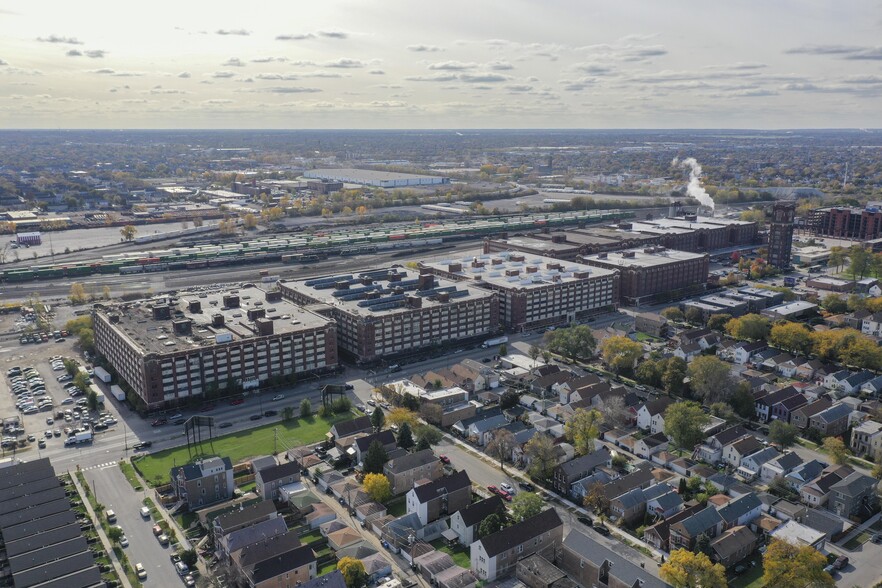 1965 W Pershing Rd, Chicago, IL for lease - Building Photo - Image 1 of 14