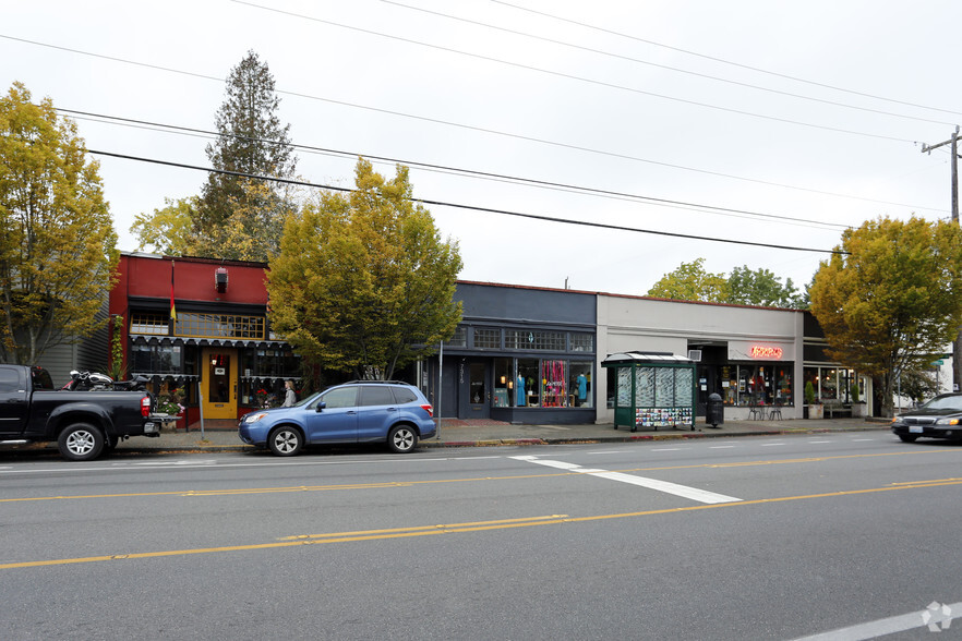 7311-7321 Greenwood Ave, Seattle, WA for lease - Building Photo - Image 1 of 3