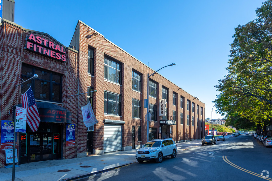 2900-2910 Exterior, Bronx, NY for lease - Building Photo - Image 2 of 6