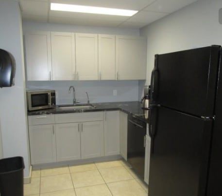 637 Niagara St, Welland, ON for lease - Interior Photo - Image 3 of 9