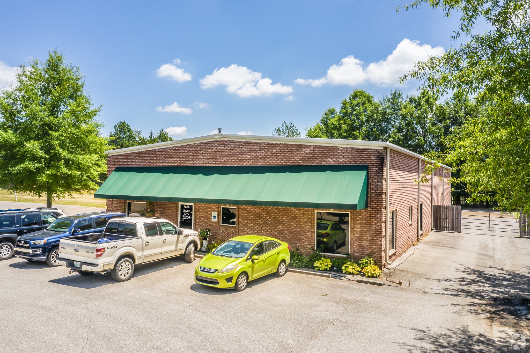 5684 Cleaves Dr, Arlington, TN for sale Primary Photo- Image 1 of 3