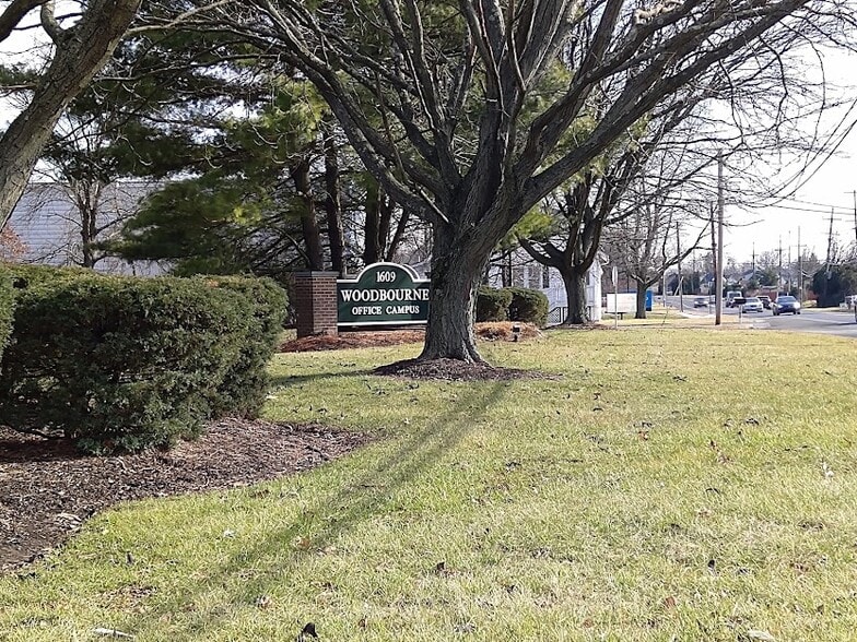 1609 Woodbourne Rd, Levittown, PA for sale - Building Photo - Image 1 of 1