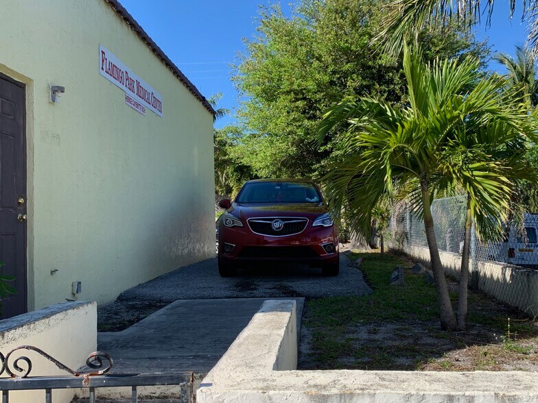 625 Belvedere Rd, West Palm Beach, FL 33405