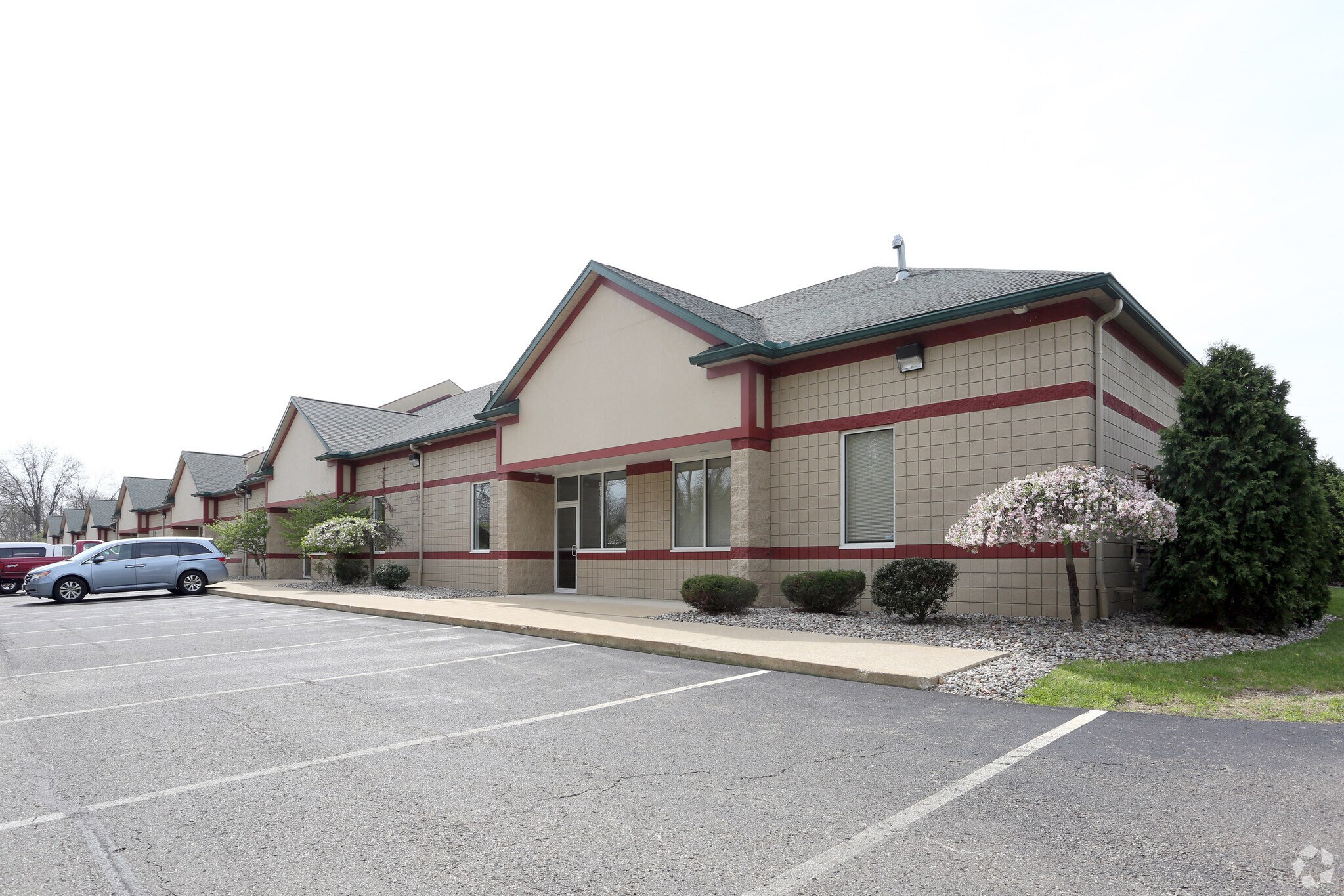 2215 E Waterloo Rd, Akron, OH for sale Primary Photo- Image 1 of 1