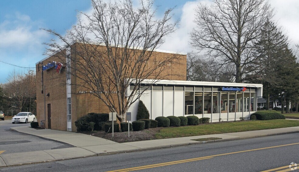 385 Larkfield Rd, East Northport, NY for sale - Primary Photo - Image 1 of 1