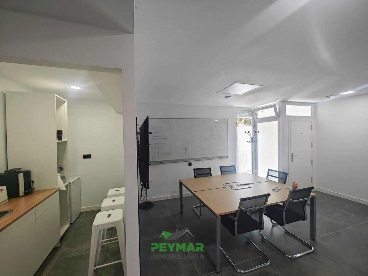 Madrid, MAD 28024 - Unit 01 -  - Interior Photo - Image 1 of 11