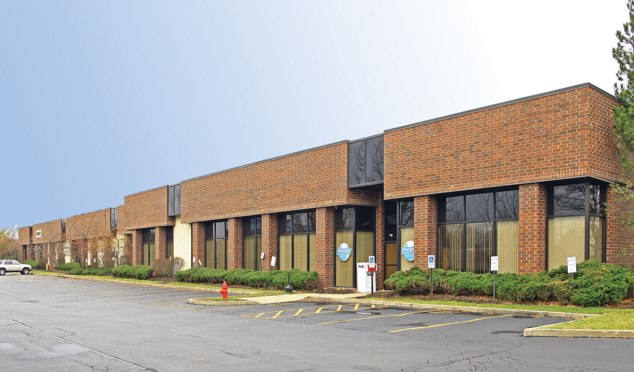 17515 Engle Lake Dr, Middleburg Heights, OH for lease Building Photo- Image 1 of 1