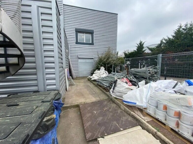 Office in Aix-en-Provence for lease - Building Photo - Image 3 of 7