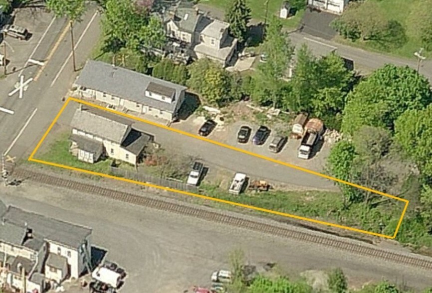 438 Main St, Three Bridges, NJ 08887