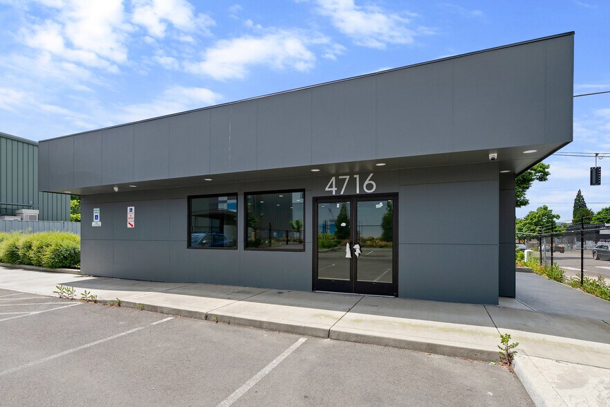 4716 SE Powell Blvd, Portland, OR for lease - Building Photo - Image 2 of 23